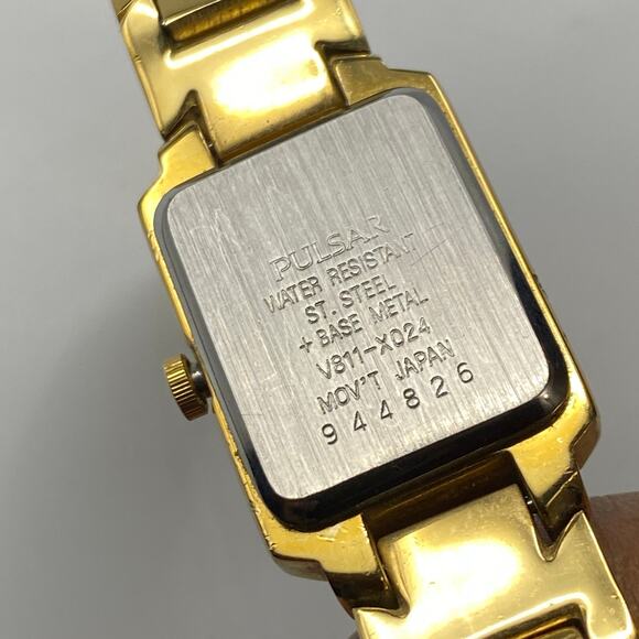 Ladies Pulsar Gold Tone Square Dial Stainless Steel Watch Working New Battery - Picture 4 of 7